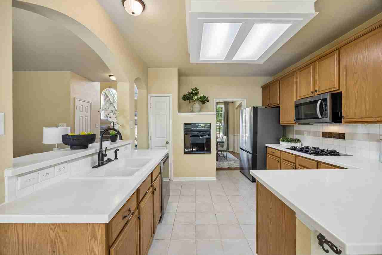 104 Rolling Rock Dr - Photo 5 of 28