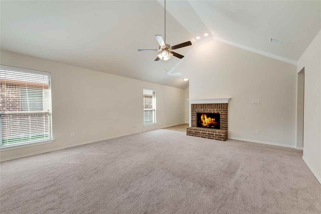 1711 Wooley Way - Photo 5 of 21