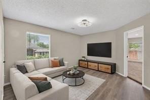 1032 Sugarberry Ln - Photo 7 of 31