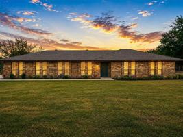 featured image of 5609 Elisa Ln