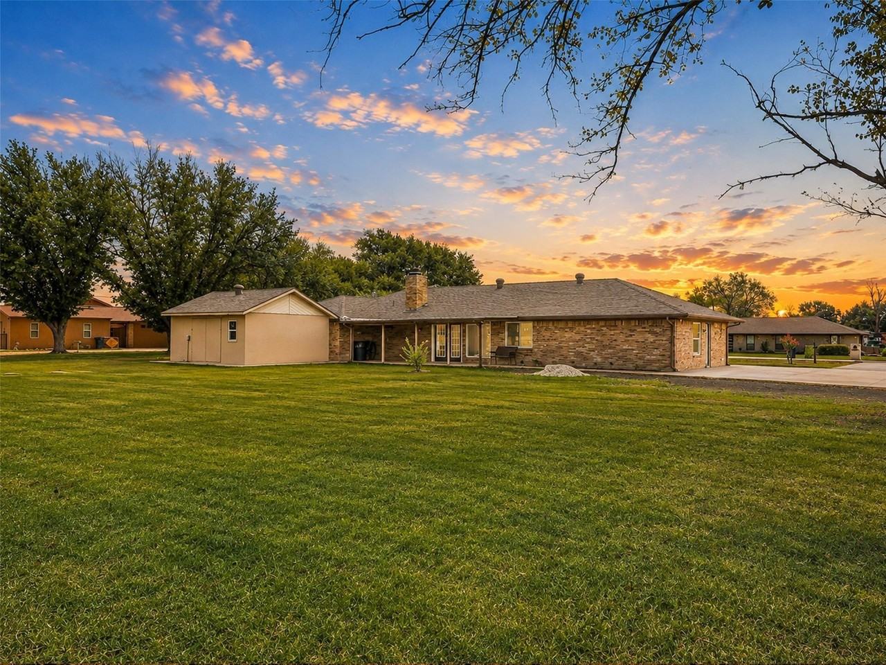 5609 Elisa Ln - Photo 2 of 39
