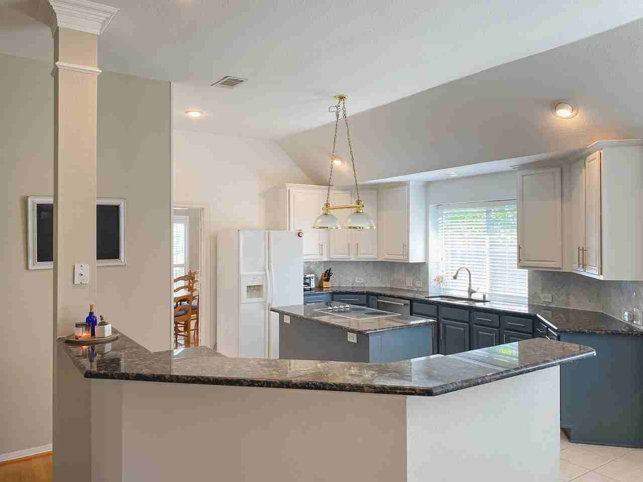 7247 Brennans Dr - Photo 4 of 12