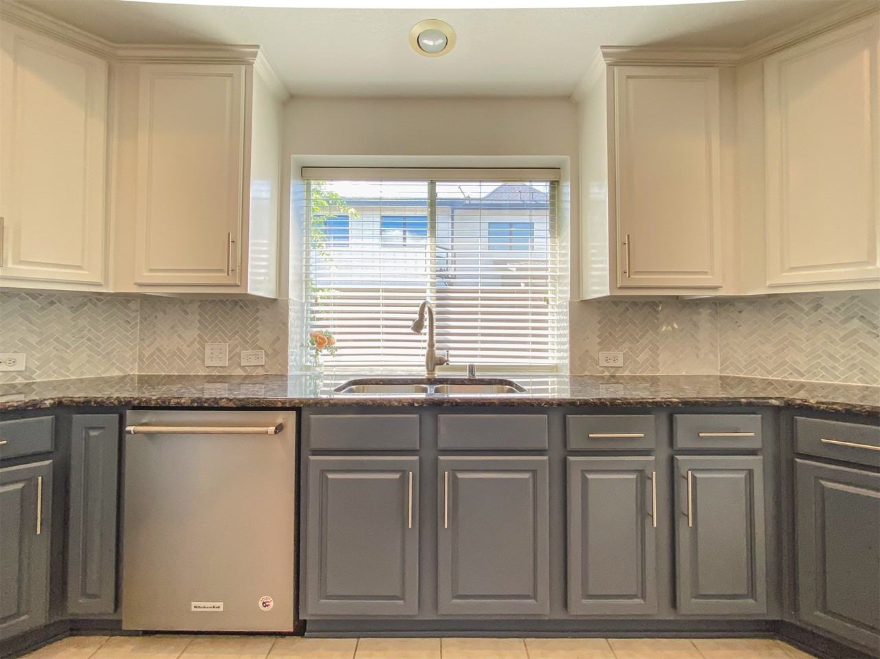 7247 Brennans Dr - Photo 6 of 12