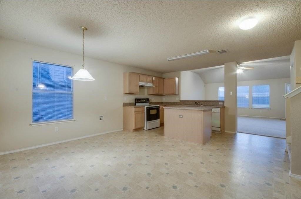 406 Ashland Dr - Photo 5 of 23