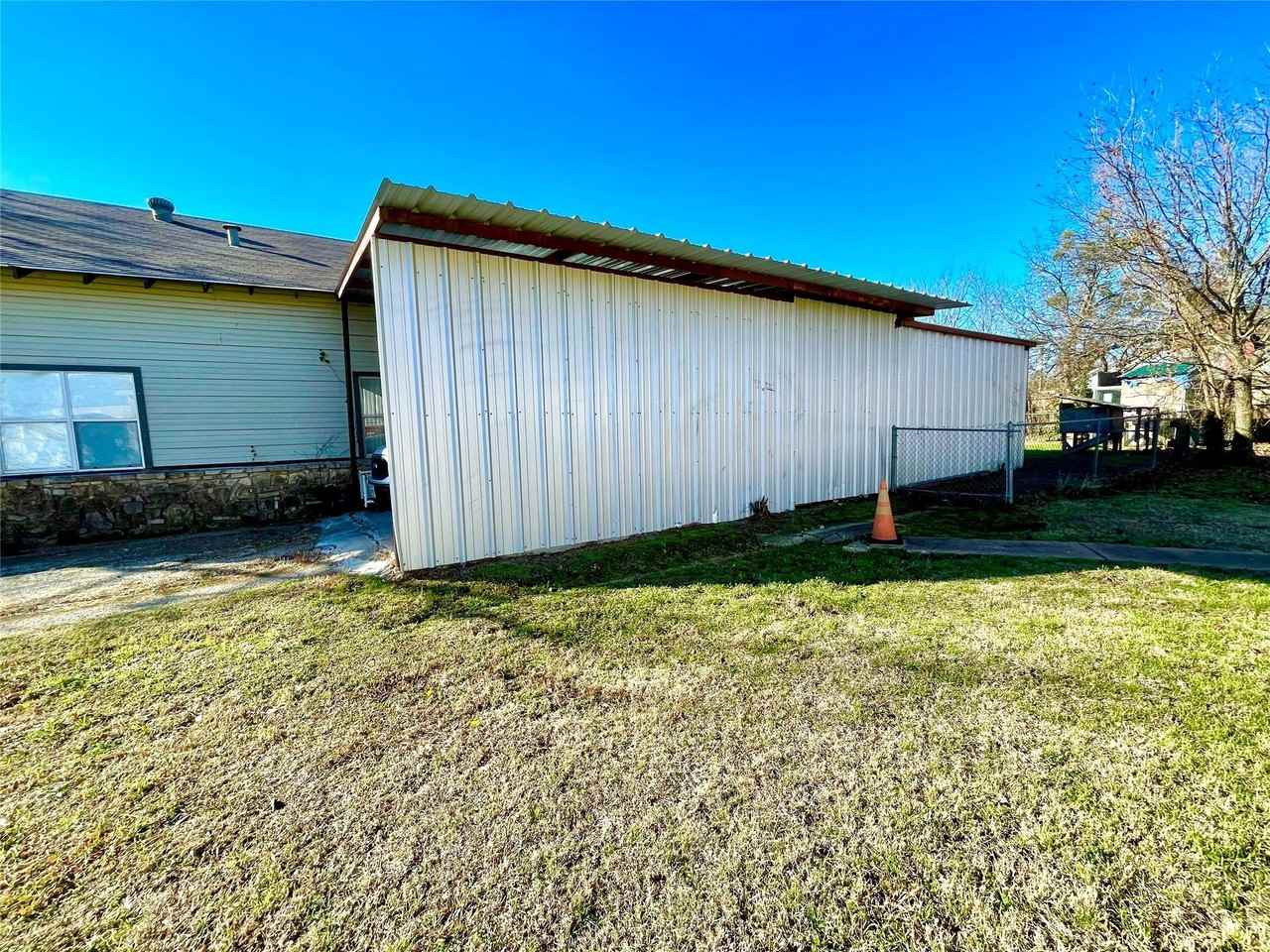 209 N Bowie St - Photo 2 of 29