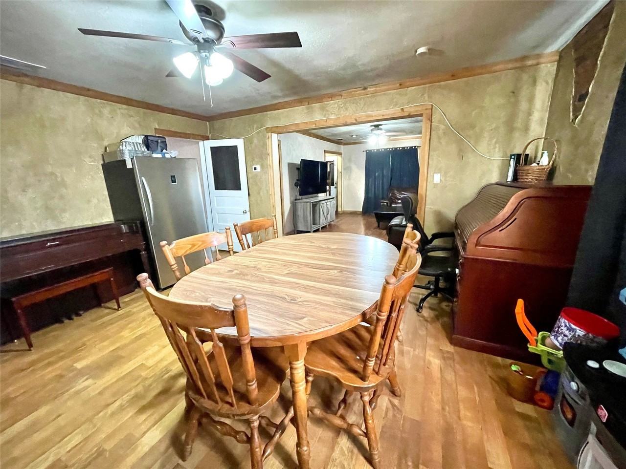 209 N Bowie St - Photo 5 of 29