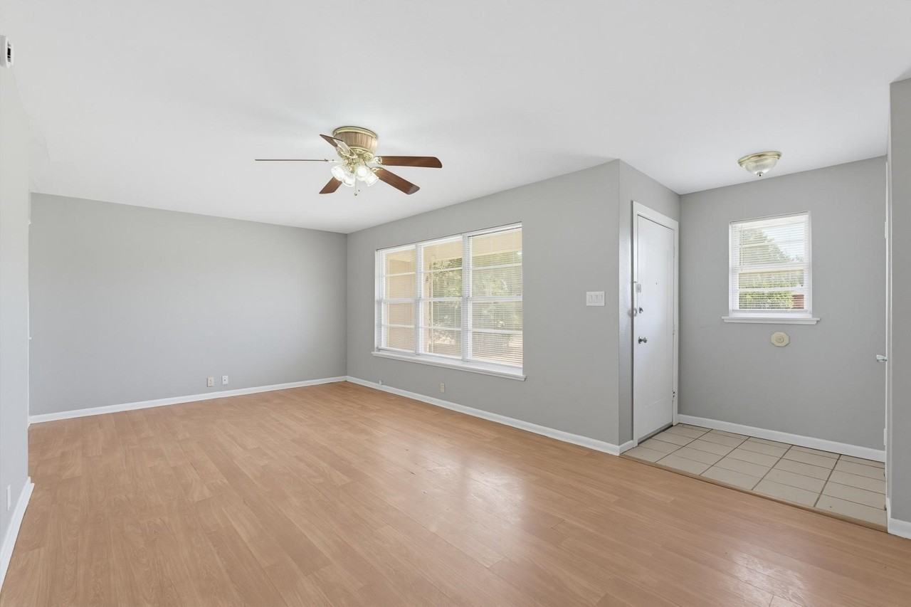 618 S La Salle Dr - Photo 6 of 37