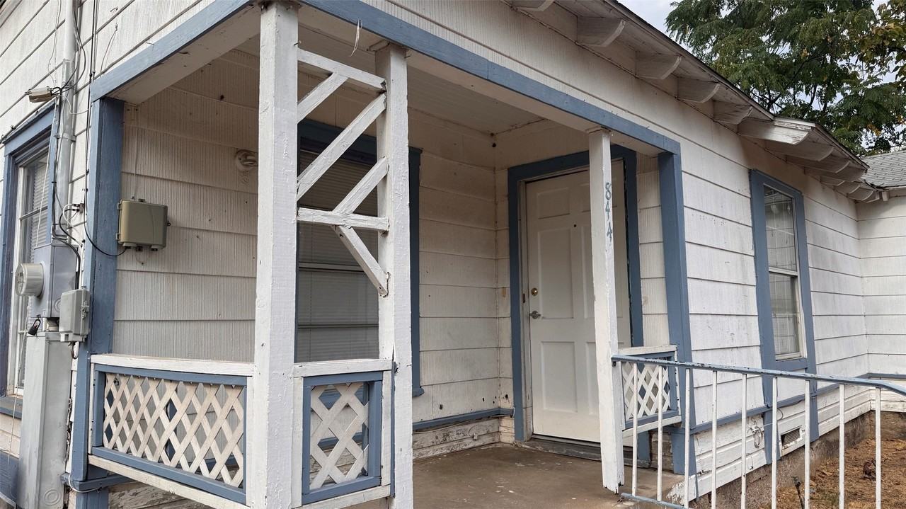 8445 Tackett St - Photo 2 of 14