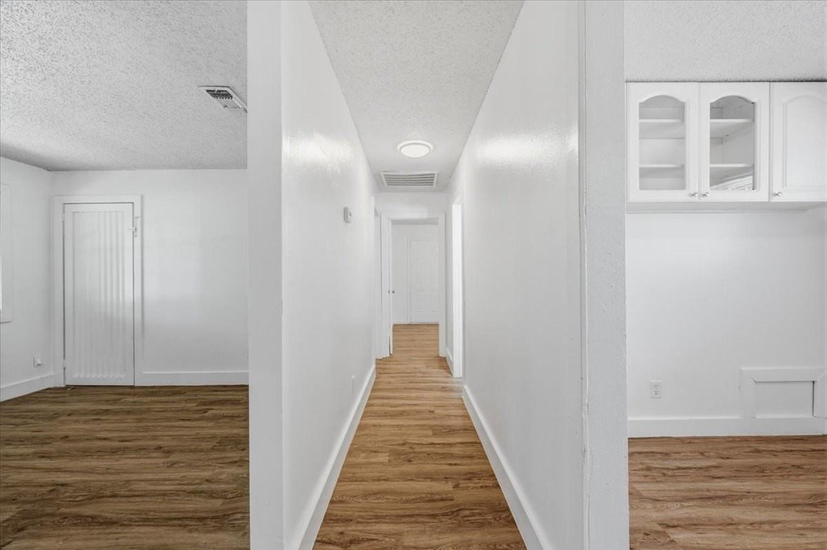 104 Parker St - Photo 7 of 33