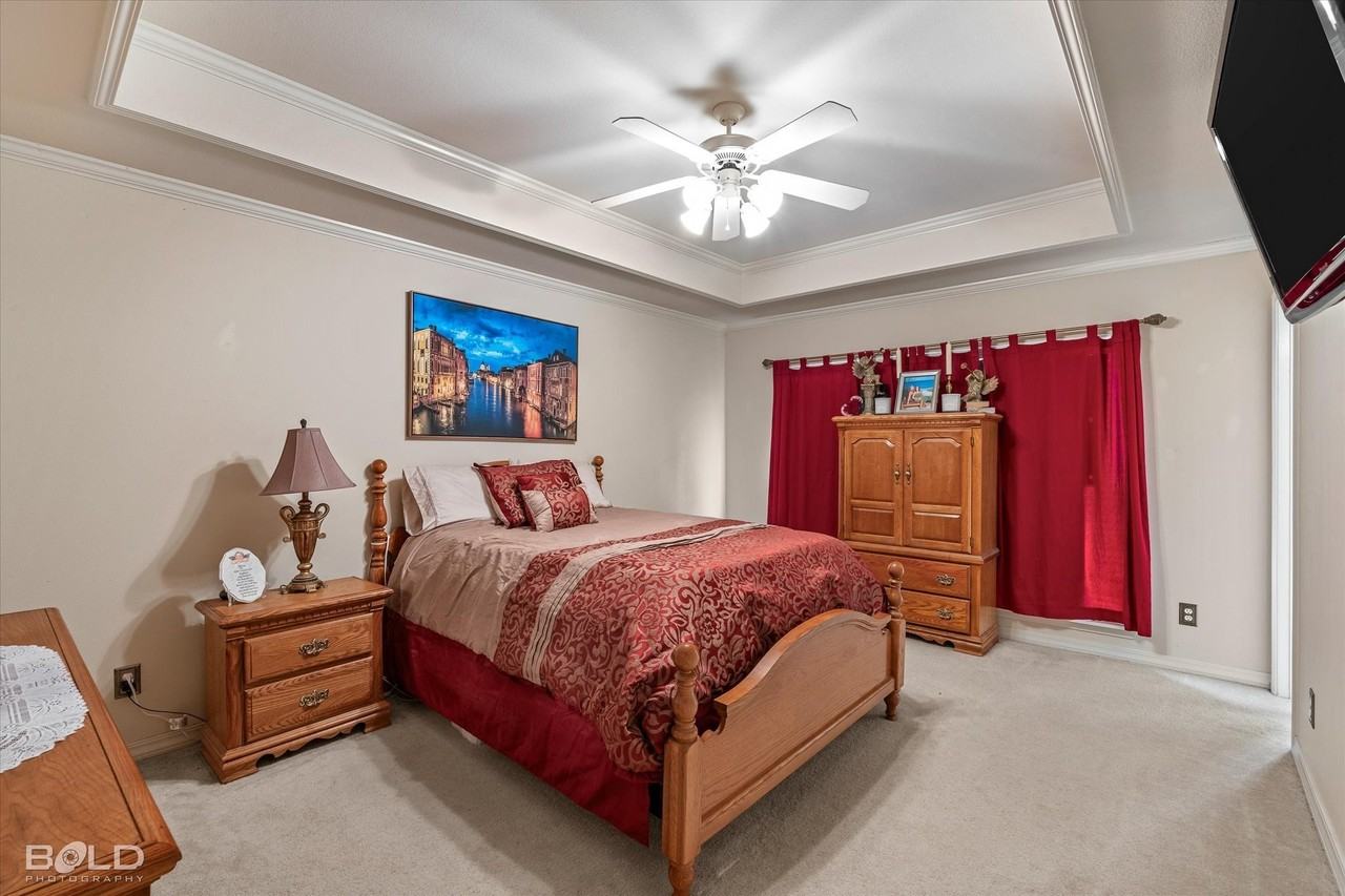 6004 Kateland Cir - Photo 5 of 36