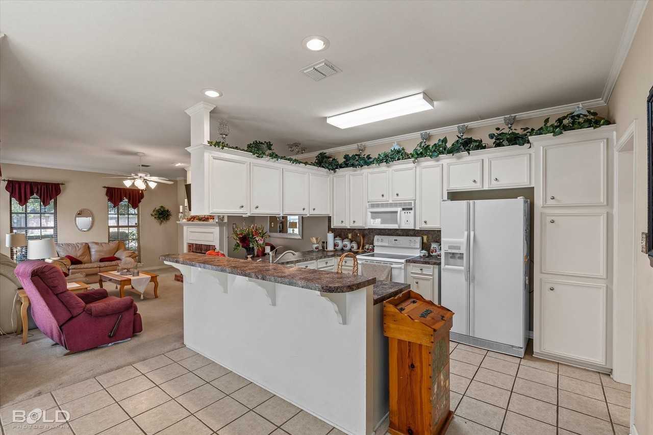 6004 Kateland Cir - Photo 7 of 36