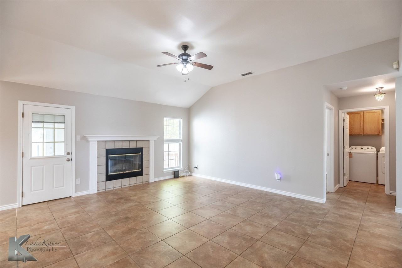 7549 Thompson Pkwy - Photo 6 of 36