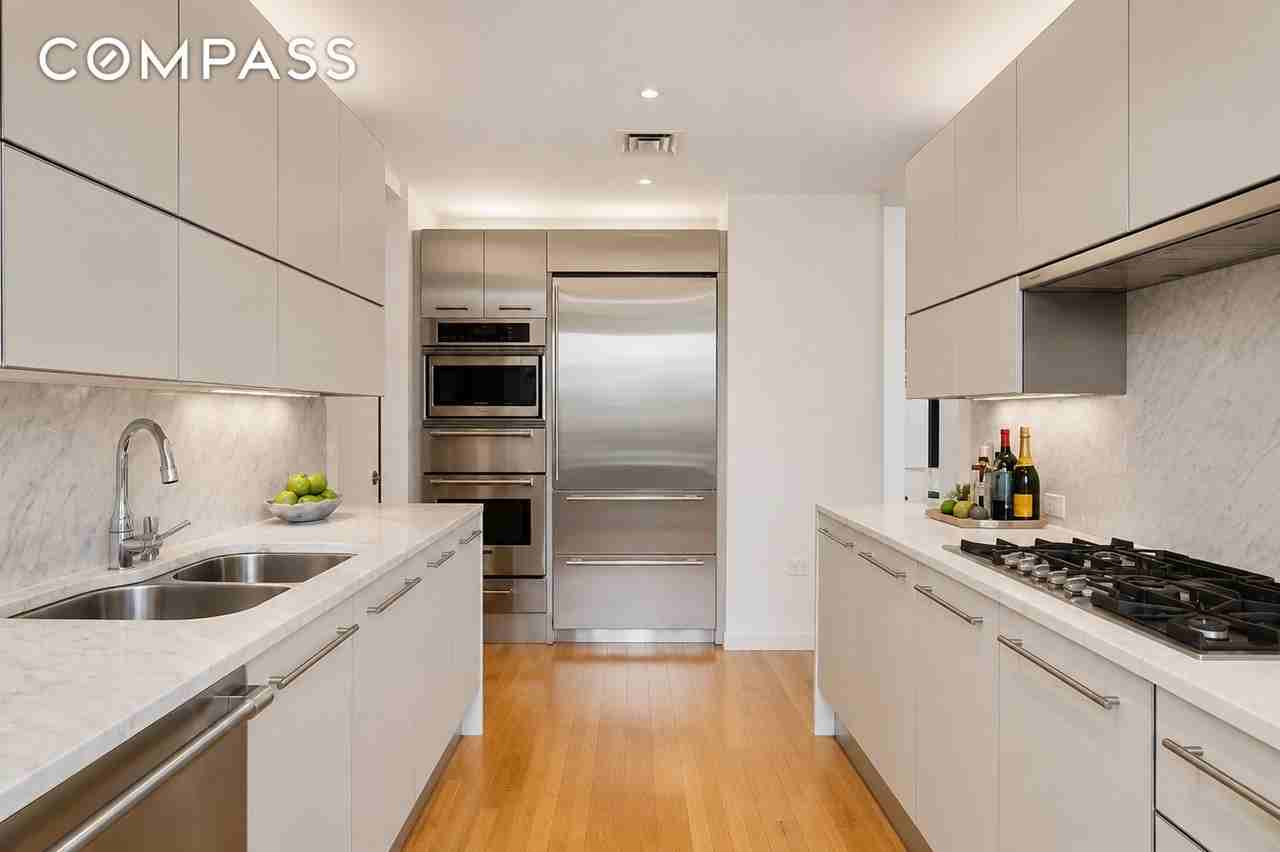 310 E 53rd St #17A - Photo 7 of 15