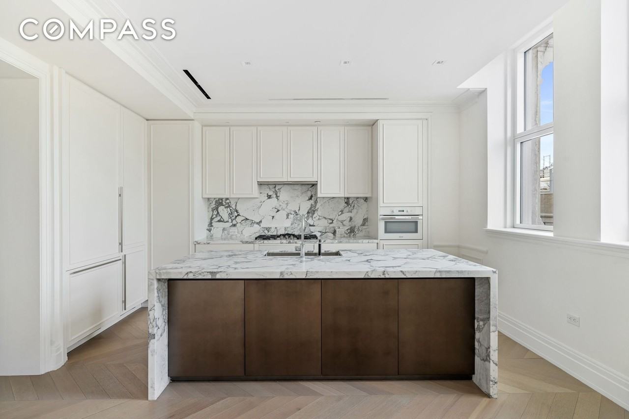 108 Leonard St #12F - Photo 3 of 15