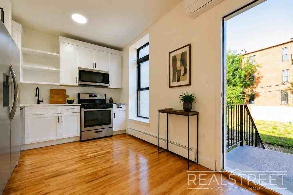 63 Palmetto St #2 - Photo 4 of 11