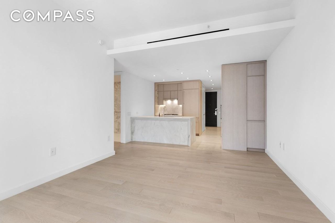 138 E 50th St #27B - Photo 2 of 8
