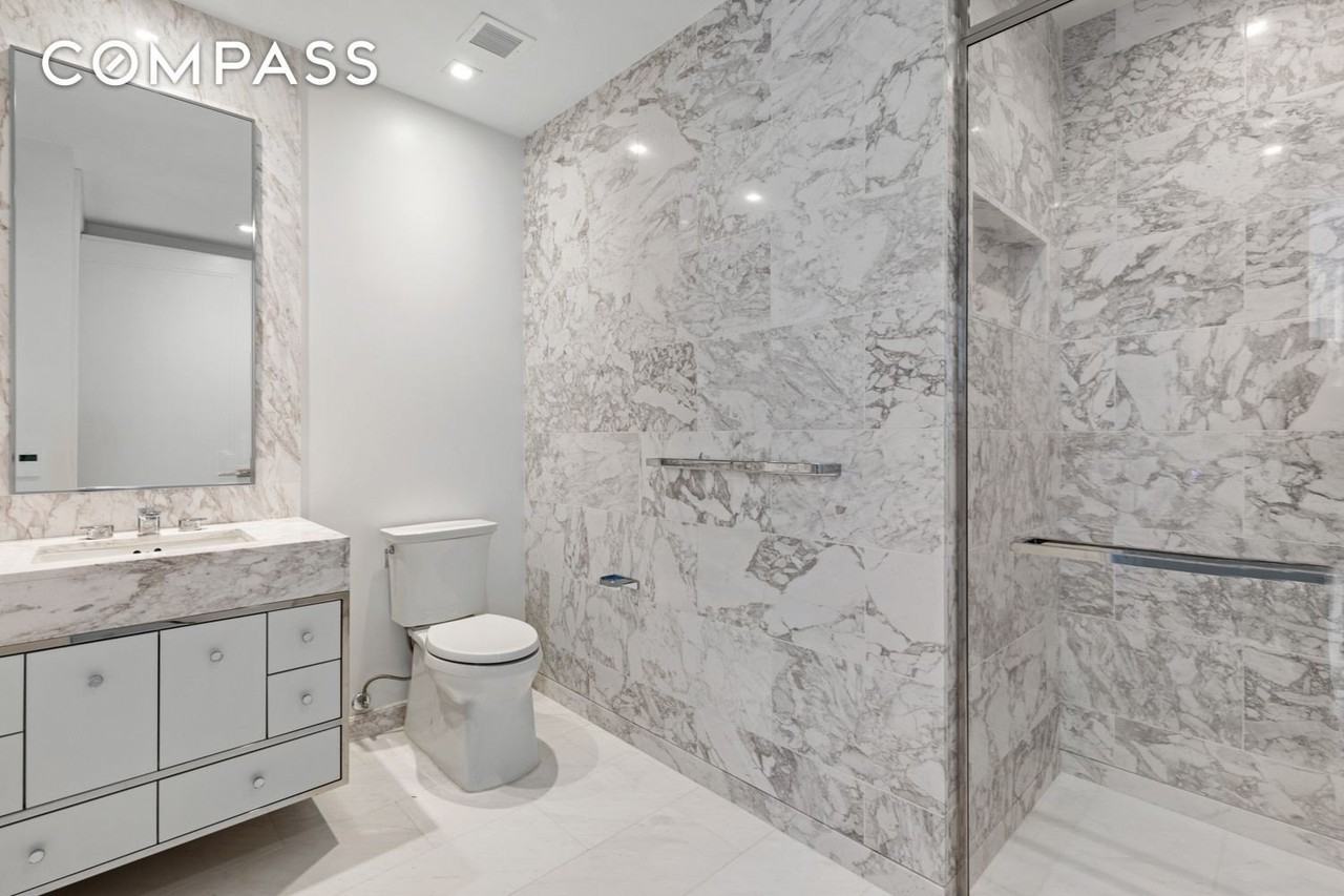 138 E 50th St #27B - Photo 4 of 8