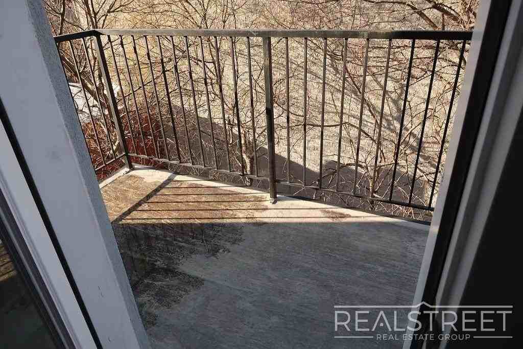 115 Park Ave #4CA - Photo 4 of 4