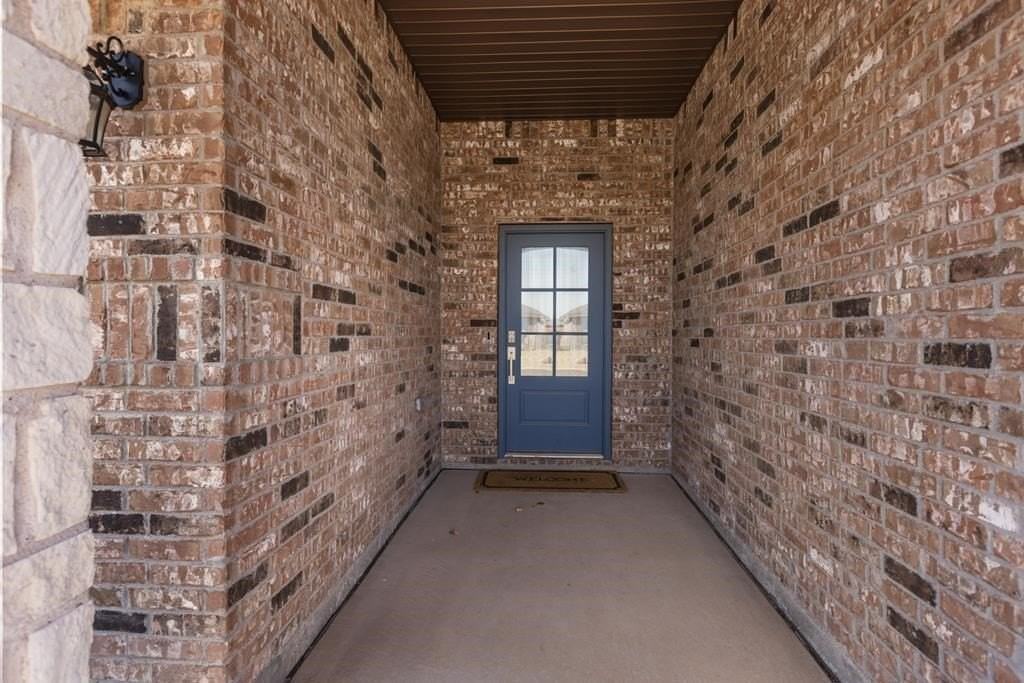 1208 Yancy St - Photo 3 of 25