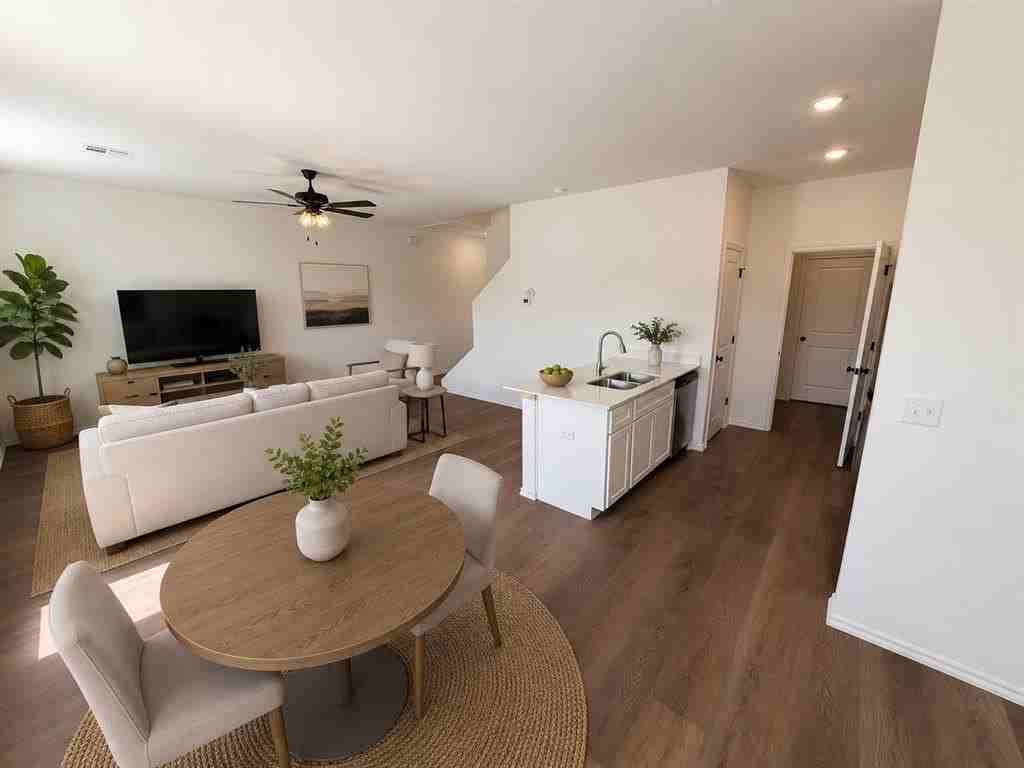 201 Mason Ct - Photo 2 of 45