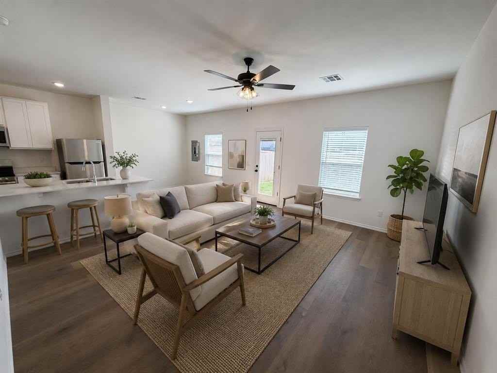 201 Mason Ct - Photo 5 of 45