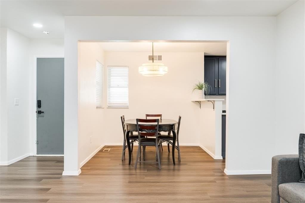 3613 Nw 53rd St - Photo 2 of 14