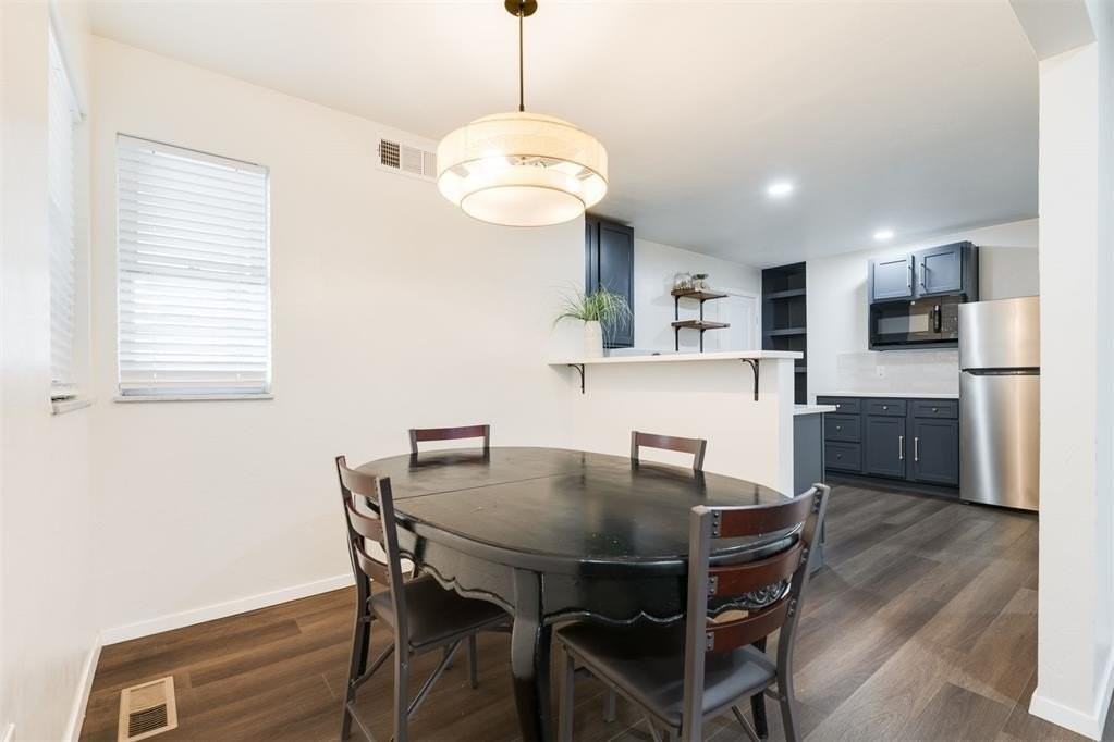 3613 Nw 53rd St - Photo 4 of 14