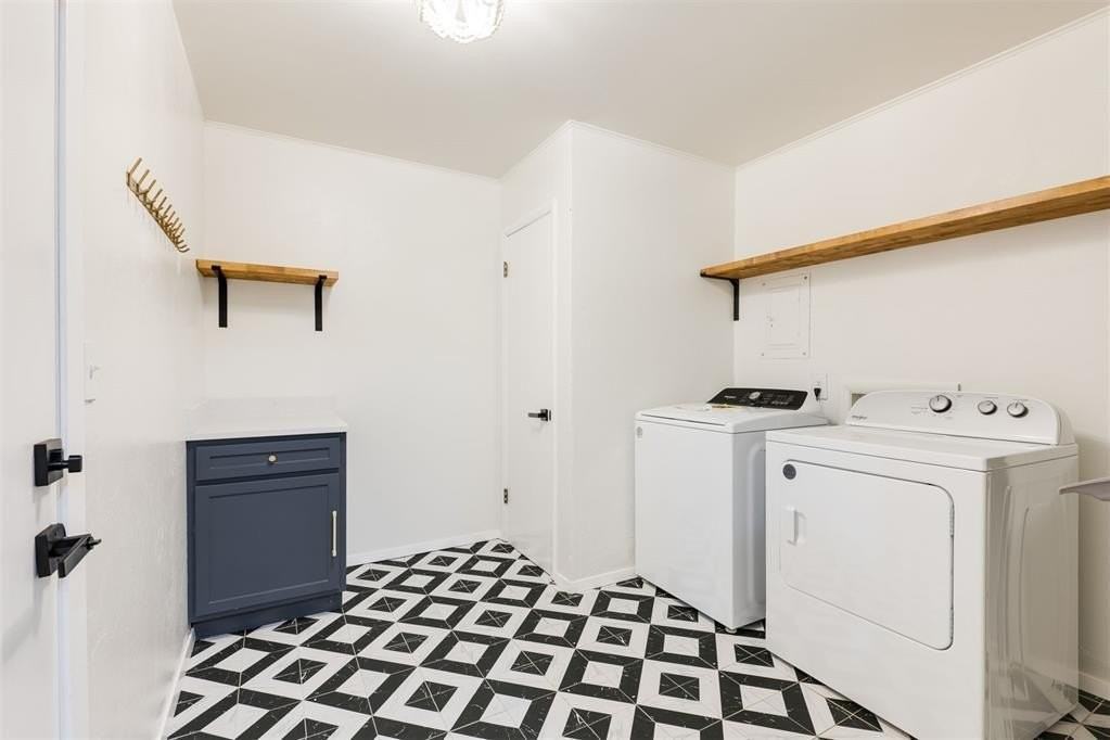 3613 Nw 53rd St - Photo 6 of 14