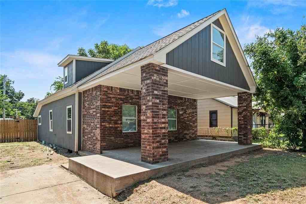 2136 Sw 23rd St - Photo 2 of 20