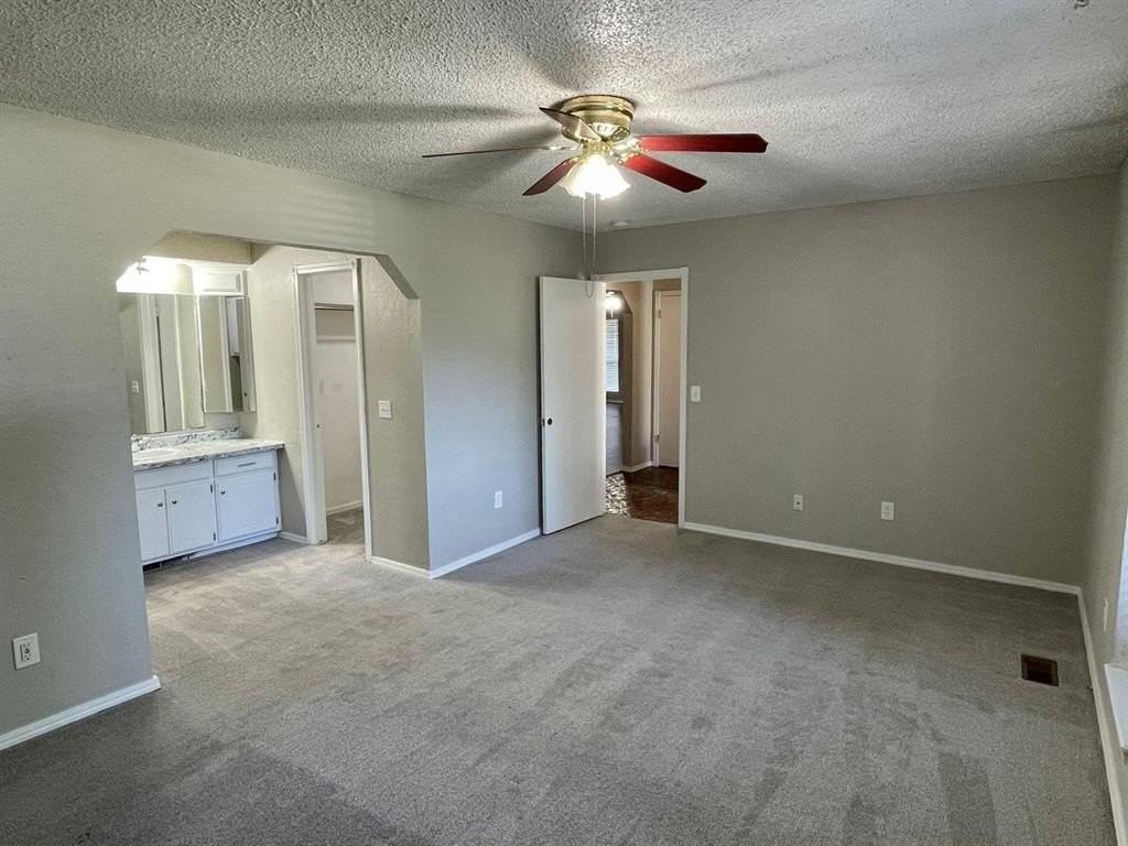 6712 Nw 18th Cir - Photo 6 of 10