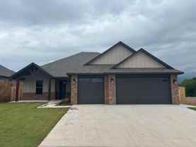 1900 Inglenook Dr - Photo 1 of 1