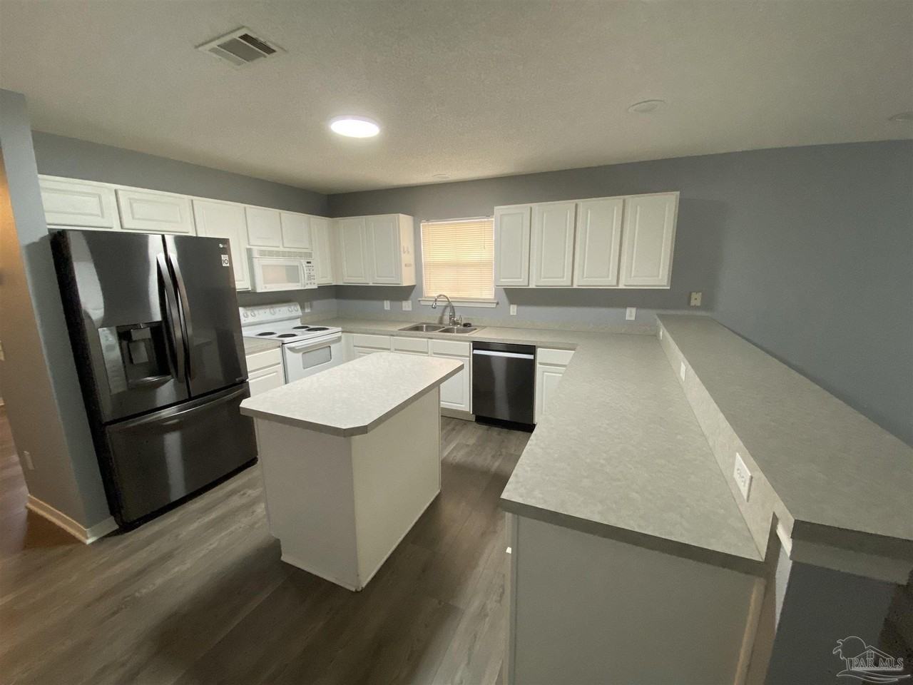 10340 Chinaberry Ct - Photo 2 of 19