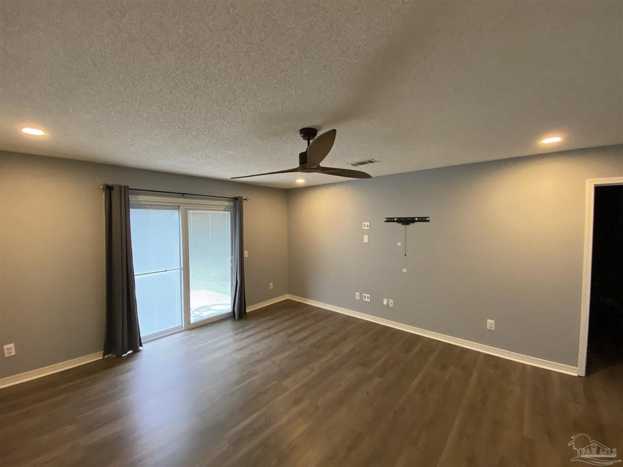 10340 Chinaberry Ct - Photo 5 of 19