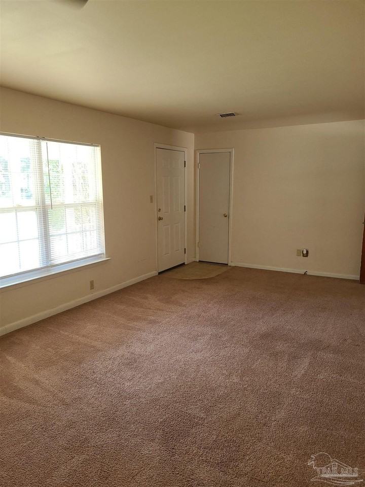 670 Carlton Rd - Photo 2 of 30