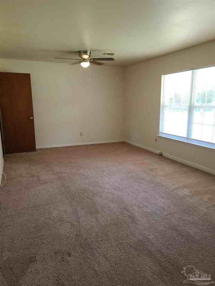 670 Carlton Rd - Photo 3 of 30