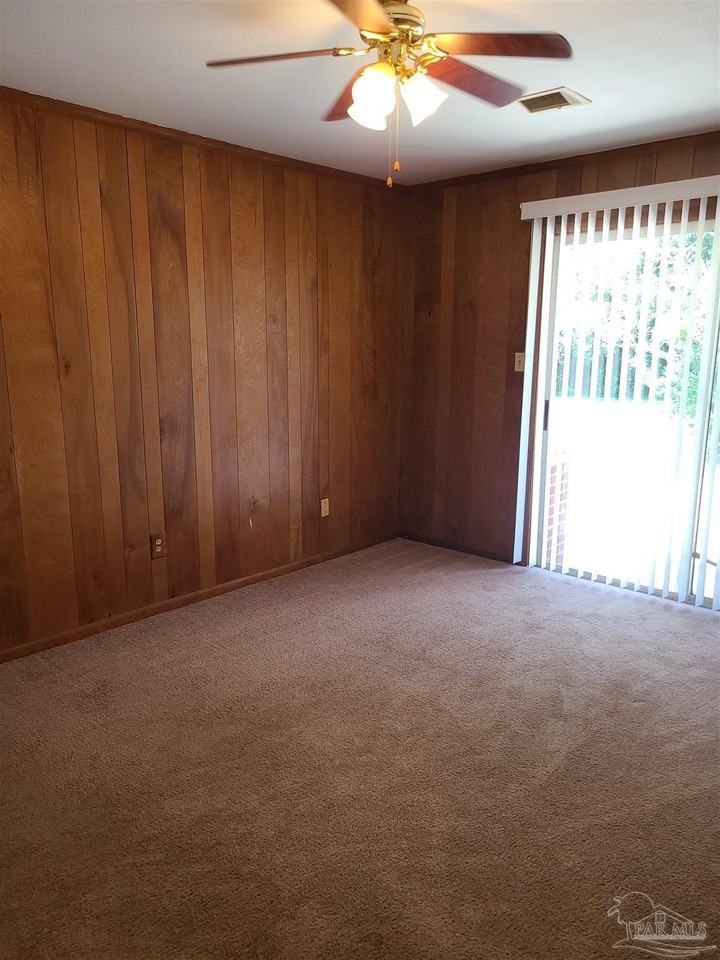 670 Carlton Rd - Photo 4 of 30