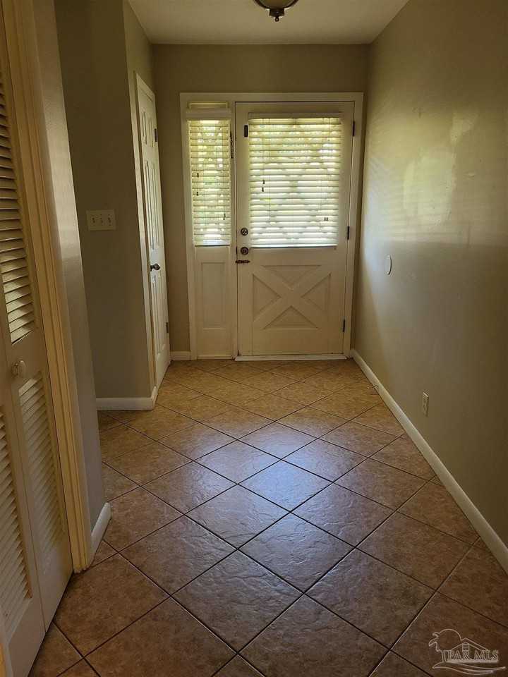 5560 Hibiscus Rd - Photo 2 of 22