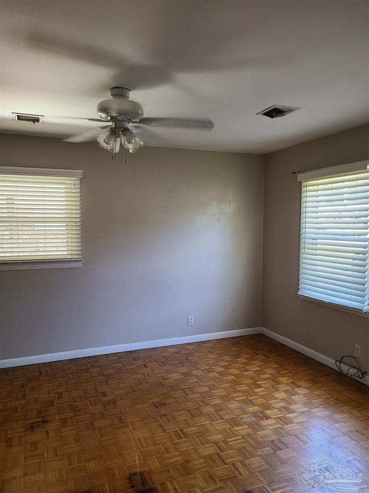 5560 Hibiscus Rd - Photo 4 of 22