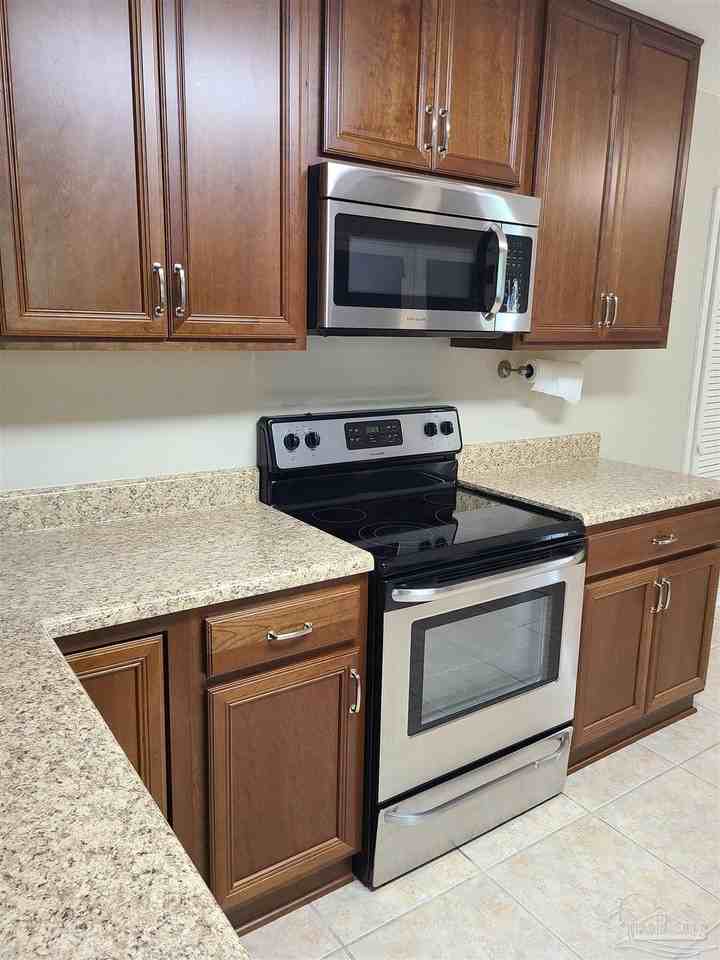 5560 Hibiscus Rd - Photo 6 of 22