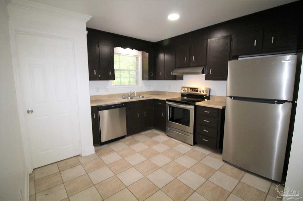 4947 Yacht Harbor Dr - Photo 2 of 7