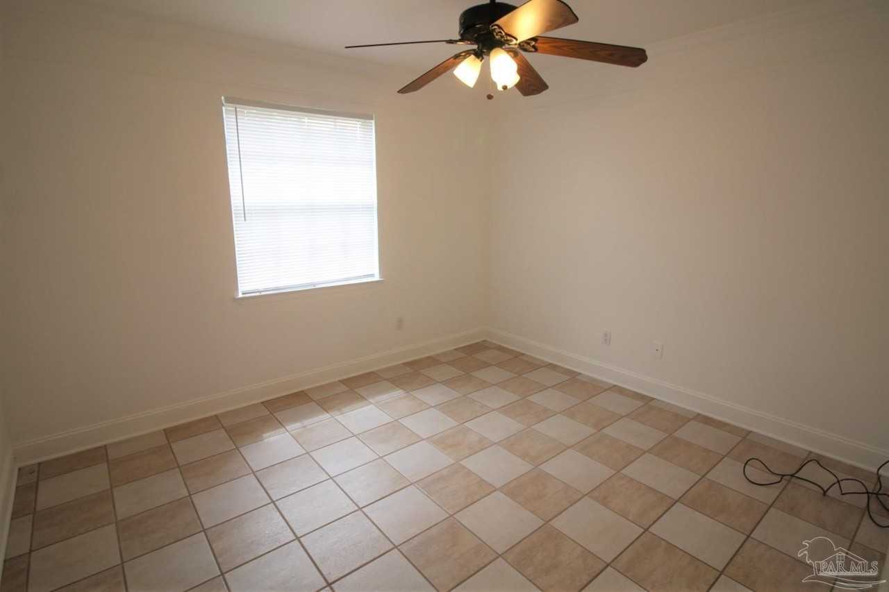 4947 Yacht Harbor Dr - Photo 4 of 7
