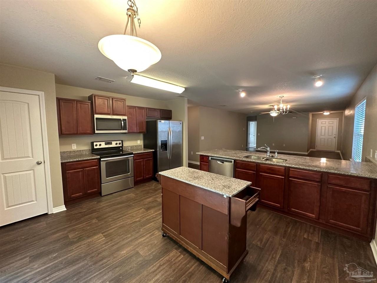 10641 Senegal Dr - Photo 5 of 15