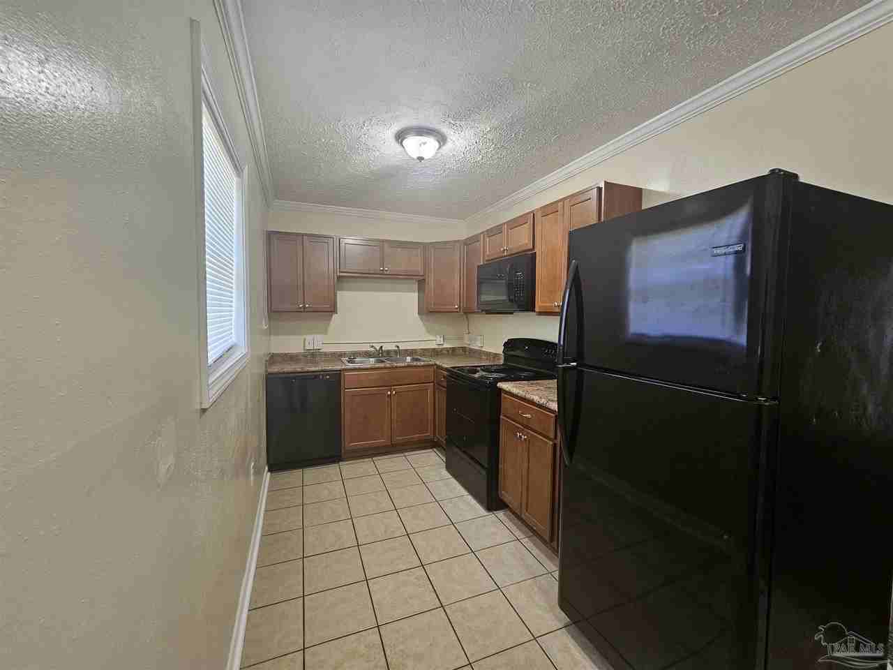 203 Topaz Ave - Photo 4 of 7