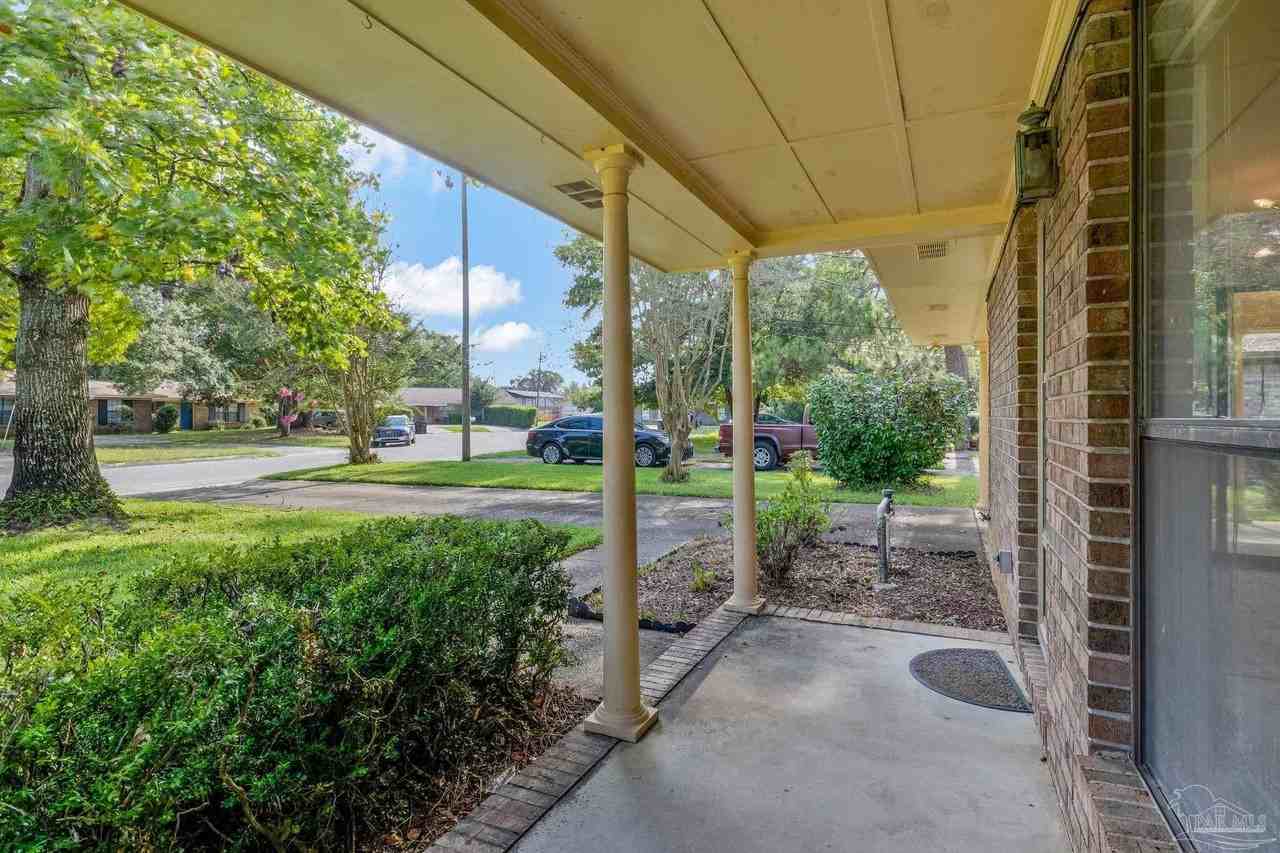 1240 Pinnacle Cir #B - Photo 5 of 39