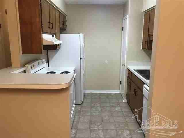 8360 Country Walk Dr - Photo 4 of 6