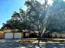 featured image of 2102 Wydewood Dr