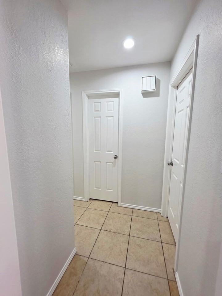 2102 Wydewood Dr - Photo 5 of 17