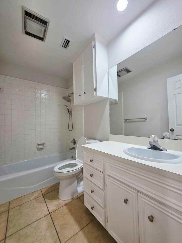 2102 Wydewood Dr - Photo 7 of 17