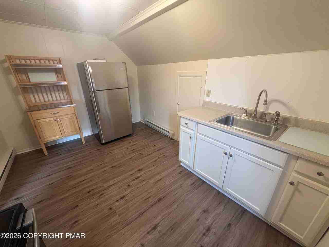 154 Garibaldi Ave #3 - Photo 3 of 9
