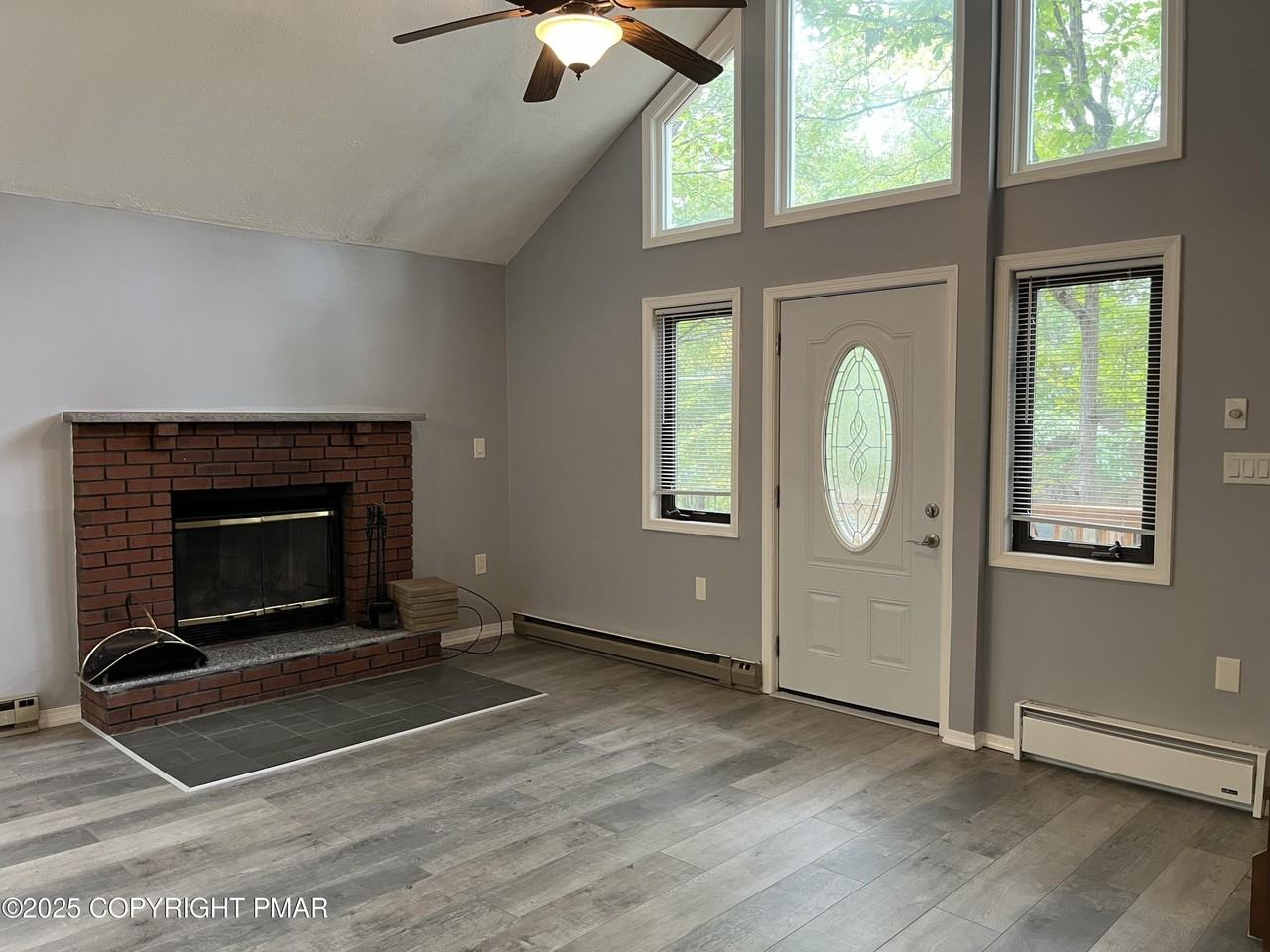 5031 Woodbridge Dr E - Photo 3 of 17